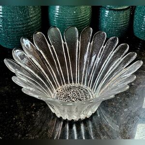 Blenko Large Clear Glass Daisy Bowl 5.5" Tall x 11.25" Diameter